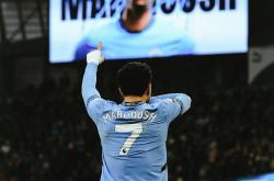 爱游戏全站 -法兰克福迎英超关键赛，清晨完成体检，信心回归，资深球员宣示担当的简单介绍