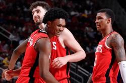 爱游戏 -包含休斯敦火箭训练开放日；今晨单刀错失引欢呼；英超在即；更衣室氛围转暖的词条