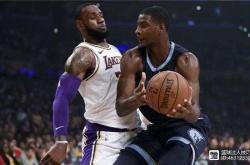 爱游戏在线 -风云突变孟菲斯灰熊清晨防线松动，社区盾版图或变，球迷炸锅，球探报告显示潜力的简单介绍